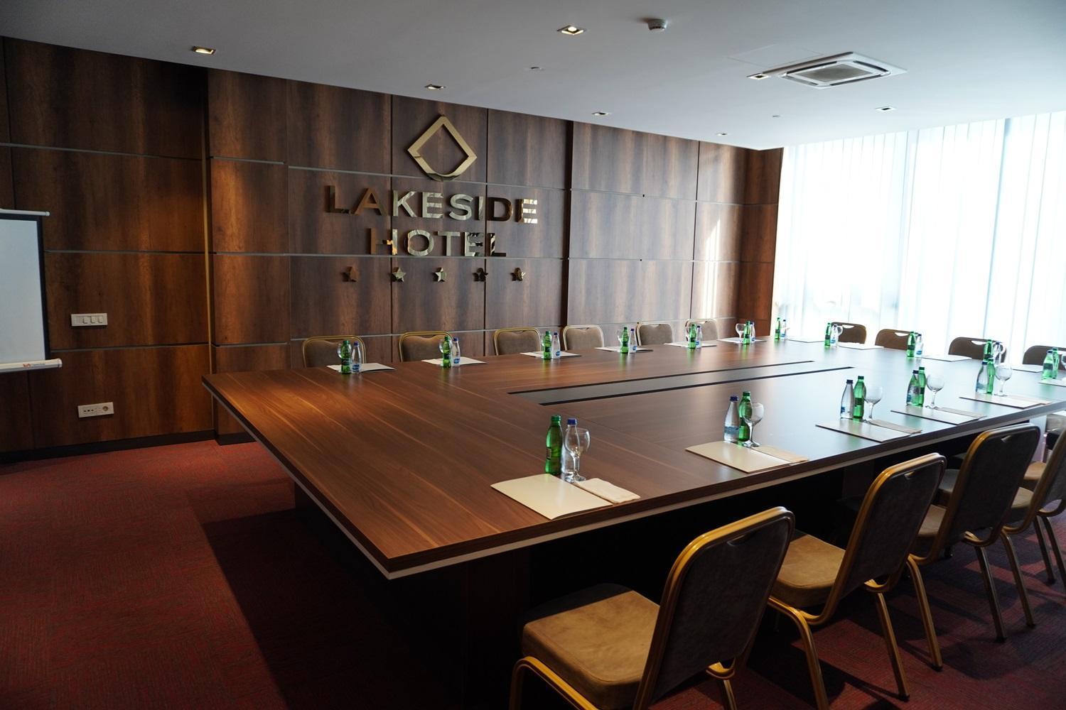 Hotel Lakeside Vermice Luaran gambar