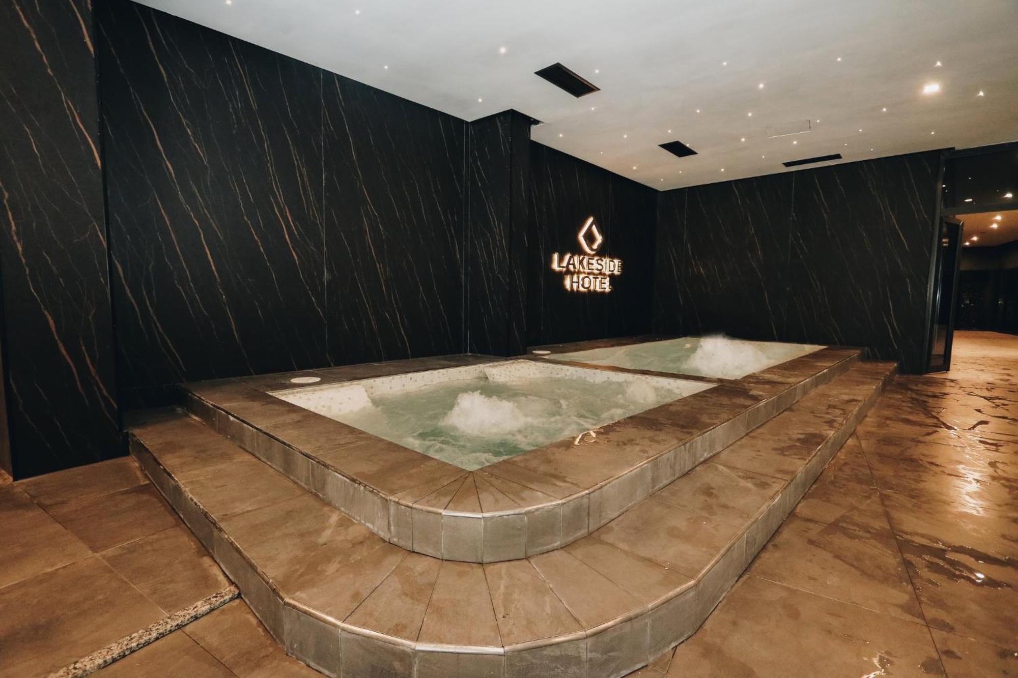 Hotel Lakeside Vermice Luaran gambar